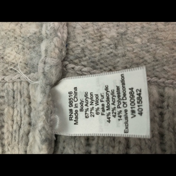 NWOT Sweater with Faux fur collar - Picture 5 of 5